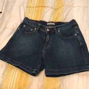 515 Levi’s shorts